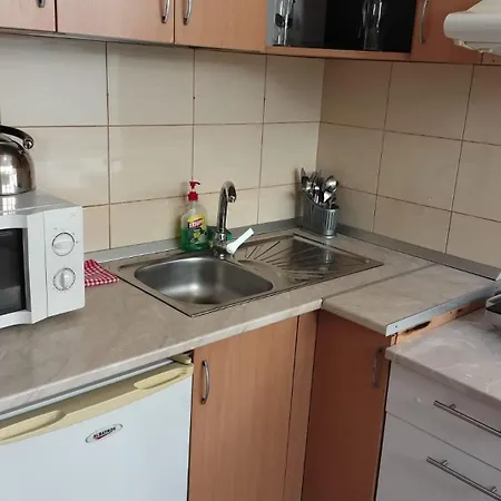 Center Park Apartment *